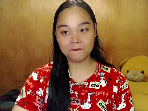 Snapshot of _Lylia chatting on November 11, 2025, 7:03 pm Lylia online show from November 11, 2025, 7:03 pm