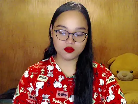 Snapshot of _Lylia chatting on November 12, 2025, 6:30 pm Lylia online show from November 12, 2025, 6:30 pm