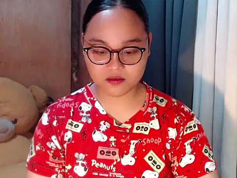 Snapshot of _Lylia chatting on November 14, 2025, 10:51 pm Lylia online show from November 14, 2025, 10:51 pm