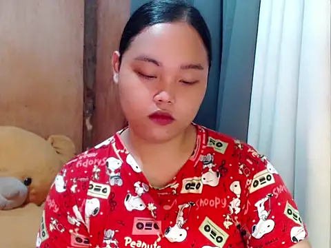  Lylia online show from November 28, 2025, 2:58 am