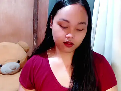 Snapshot of _Lylia chatting on February 6, 2026, 9:51 pm Lylia online show from February 6, 2026, 9:51 pm