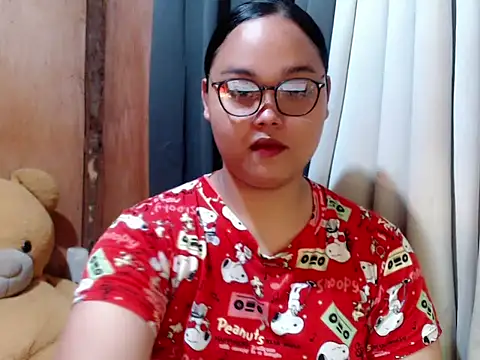 Snapshot of _Lylia chatting on February 7, 2026, 10:24 pm Lylia online show from February 7, 2026, 10:24 pm