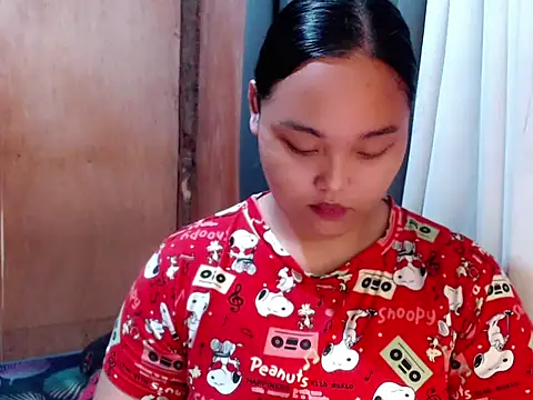 Snapshot of _Lylia chatting on February 19, 2026, 1:07 pm Lylia online show from February 19, 2026, 1:07 pm