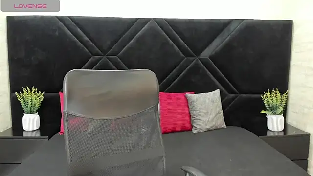 Dantzel  online show from February 6, 2026, 7:50 pm