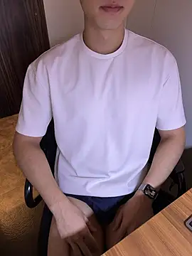 gochu1004 online show from October 21, 2025, 1:56 pm