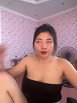 D2sweet online show from October 5, 2025, 1:37 am