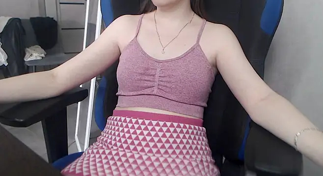 Snapshot of cute_elfy_ chatting on June 21, 2026, 1:24 pm cute elfy online show from June 21, 2026, 1:24 pm