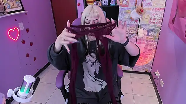 Vero Osb  online show from November 21, 2025, 12:10 am