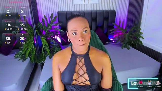 AriebonyBrooke online show from October 9, 2025, 11:41 am