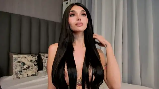 Snapshot of EmeraldGreyson chatting on February 6, 2026, 1:21 am EmeraldGreyson online show from February 6, 2026, 1:21 am