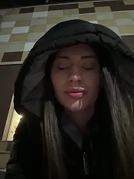 Isabella21  online show from March 5, 2026, 1:01 am