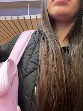 Isabella21  online show from April 15, 2026, 12:28 am