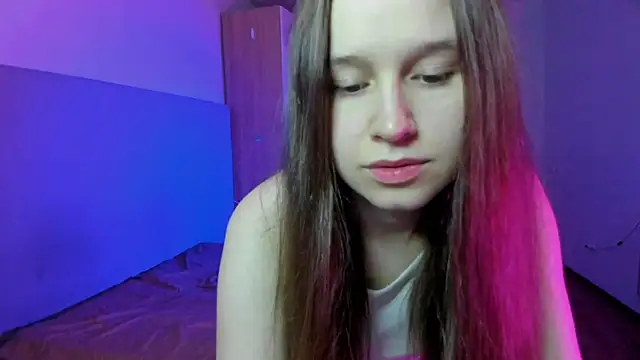 ssunnshinne   online show from October 11, 2025, 6:06 pm