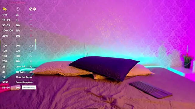 BeccaReedd online show from November 2, 2025, 11:45 am