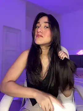 julieta jhonss online show from April 12, 2026, 2:49 am