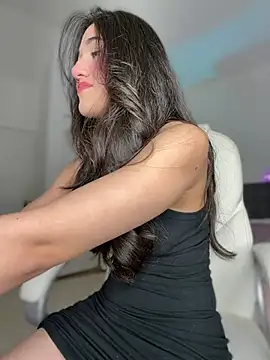 Snapshot of julieta_jhonss chatting on July 2, 2026, 3:23 am julieta jhonss online show from July 2, 2026, 3:23 am