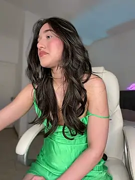 Snapshot of julieta_jhonss chatting on August 2, 2026, 1:04 am julieta jhonss online show from August 2, 2026, 1:04 am