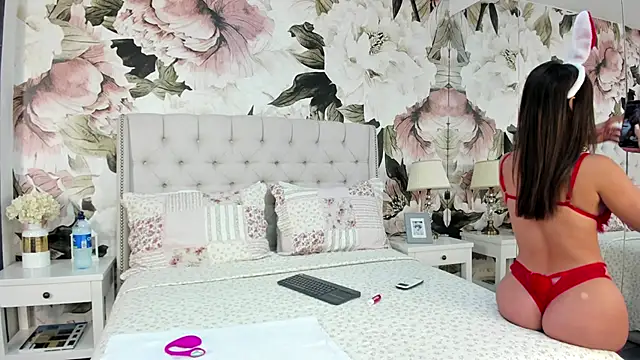 Snapshot of MaddyMay_ chatting on November 17, 2025, 7:52 pm MaddyMay online show from November 17, 2025, 7:52 pm