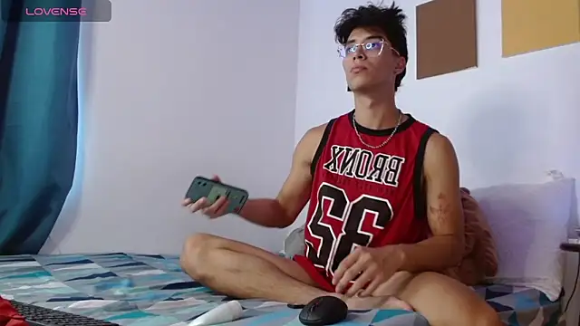 Snapshot of Dylann_west chatting on November 10, 2025, 8:08 pm Dylann west online show from November 10, 2025, 8:08 pm