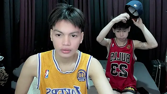 Snapshot of hotfreshdior chatting on December 13, 2025, 8:04 pm hotfreshdior online show from December 13, 2025, 8:04 pm