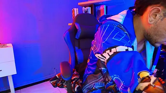 Snapshot of Thonixxx_mr chatting on February 24, 2026, 7:45 pm Thonixxx mr online show from February 24, 2026, 7:45 pm