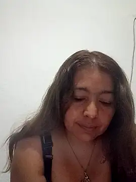 Bellamoretii5 online show from September 25, 2025, 2:10 pm