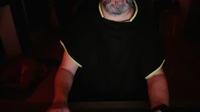 Snapshot of Hairyfred73 chatting on October 14, 2025, 3:07 am Hairyfred73 online show from October 14, 2025, 3:07 am