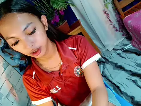 Snapshot of Simi_Ipit chatting on June 15, 2026, 7:16 pm Simi Ipit online show from June 15, 2026, 7:16 pm