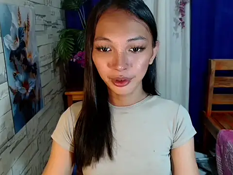 Snapshot of Simi_Ipit chatting on July 5, 2026, 12:56 pm Simi Ipit online show from July 5, 2026, 12:56 pm