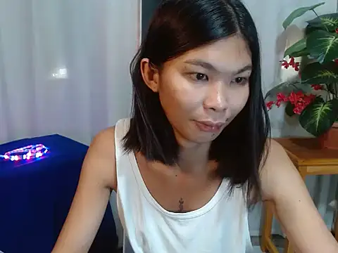 laura leeforever online show from June 18, 2026, 2:12 am