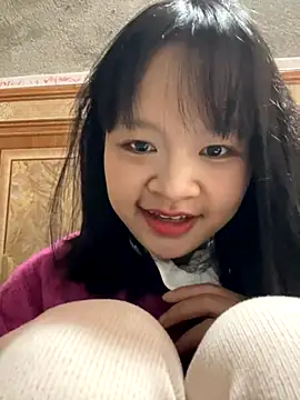 Daisy018 online show from November 3, 2025, 2:13 am