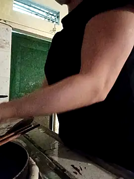 Mizzu-mi online show from November 17, 2025, 3:56 am