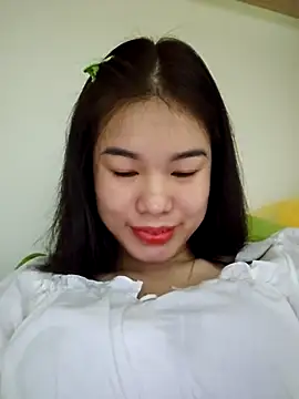 Baby-ladytits2025 online show from October 28, 2025, 3:43 am