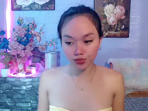 sexybabewarrior online show from June 18, 2026, 12:31 pm