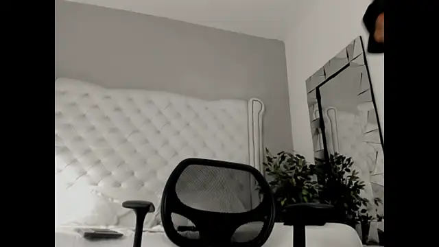 Thiagoferreti online show from October 23, 2025, 7:56 pm