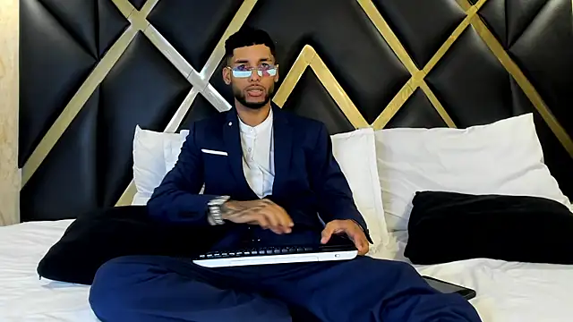 Thiagoferreti online show from February 5, 2026, 3:33 am