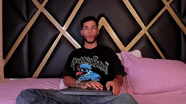 Thiagoferreti online show from March 24, 2026, 5:34 am