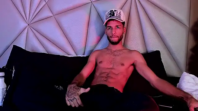 Thiagoferreti online show from April 9, 2026, 3:28 am