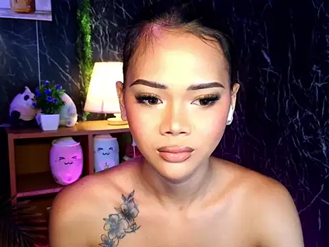 Snapshot of ur_holly_lexie chatting on October 27, 2025, 3:32 am ur holly lexie online show from October 27, 2025, 3:32 am