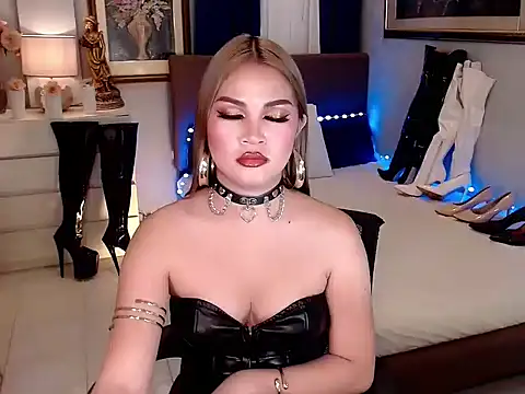 Snapshot of QUEENATHENNA chatting on September 19, 2025, 3:56 pm QUEENATHENNA online show from September 19, 2025, 3:56 pm