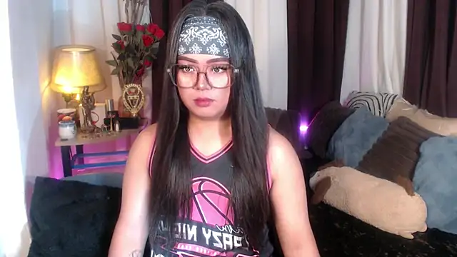 YourSweet-mich online show from April 14, 2026, 6:08 am