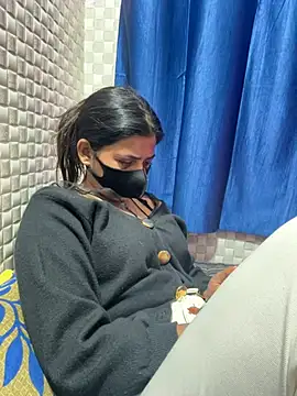 Snapshot of Hot_Jaanvi_ chatting on February 12, 2026, 3:34 am Hot Jaanvi online show from February 12, 2026, 3:34 am