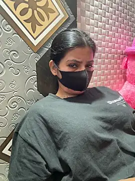 Snapshot of Hot_Jaanvi_ chatting on March 23, 2026, 3:32 am Hot Jaanvi online show from March 23, 2026, 3:32 am