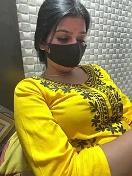 Snapshot of Hot_Jaanvi_ chatting on April 14, 2026, 6:03 pm Hot Jaanvi online show from April 14, 2026, 6:03 pm