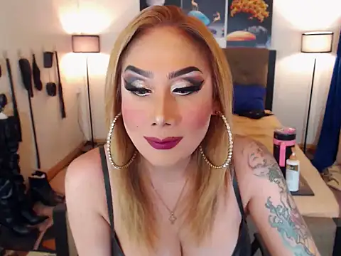 Allysonevanns online show from November 21, 2025, 6:12 am