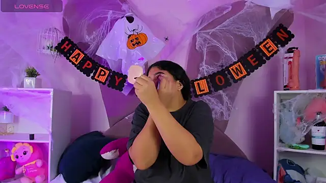 Amanda Moore online show from October 23, 2025, 4:23 am