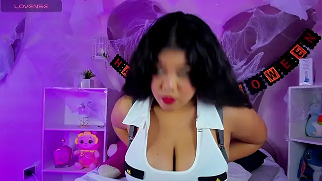 Amanda Moore online show from October 30, 2025, 4:14 am