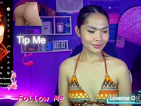 Snapshot of urgirljane chatting on June 3, 2026, 2:33 pm urgirljane online show from June 3, 2026, 2:33 pm