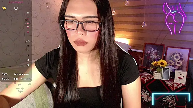 Snapshot of TssluttyNikka chatting on February 23, 2026, 3:31 pm TssluttyNikka online show from February 23, 2026, 3:31 pm