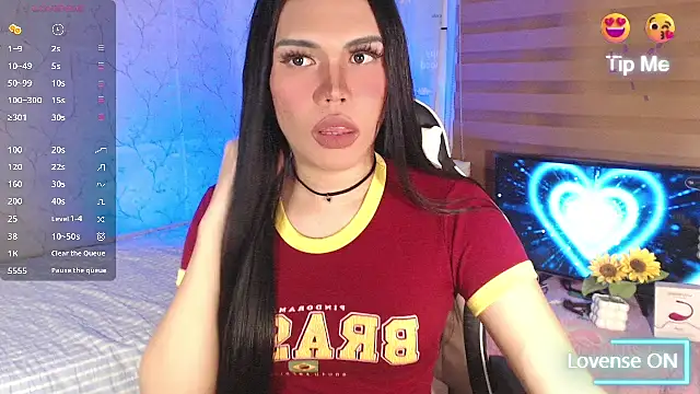 TssluttyNikka online show from May 13, 2026, 11:51 am